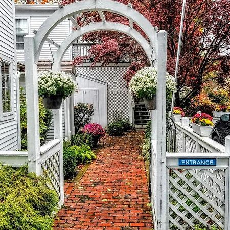 Clark Currier Inn Нюбърипорт Екстериор снимка