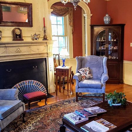 Clark Currier Inn Нюбърипорт Екстериор снимка