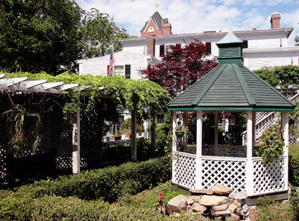 Clark Currier Inn Нюбърипорт Екстериор снимка