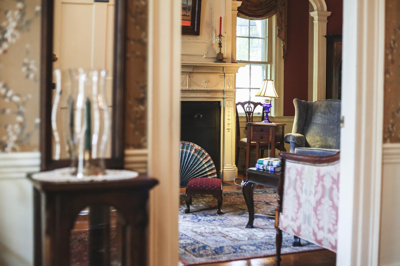 Clark Currier Inn Нюбърипорт Екстериор снимка