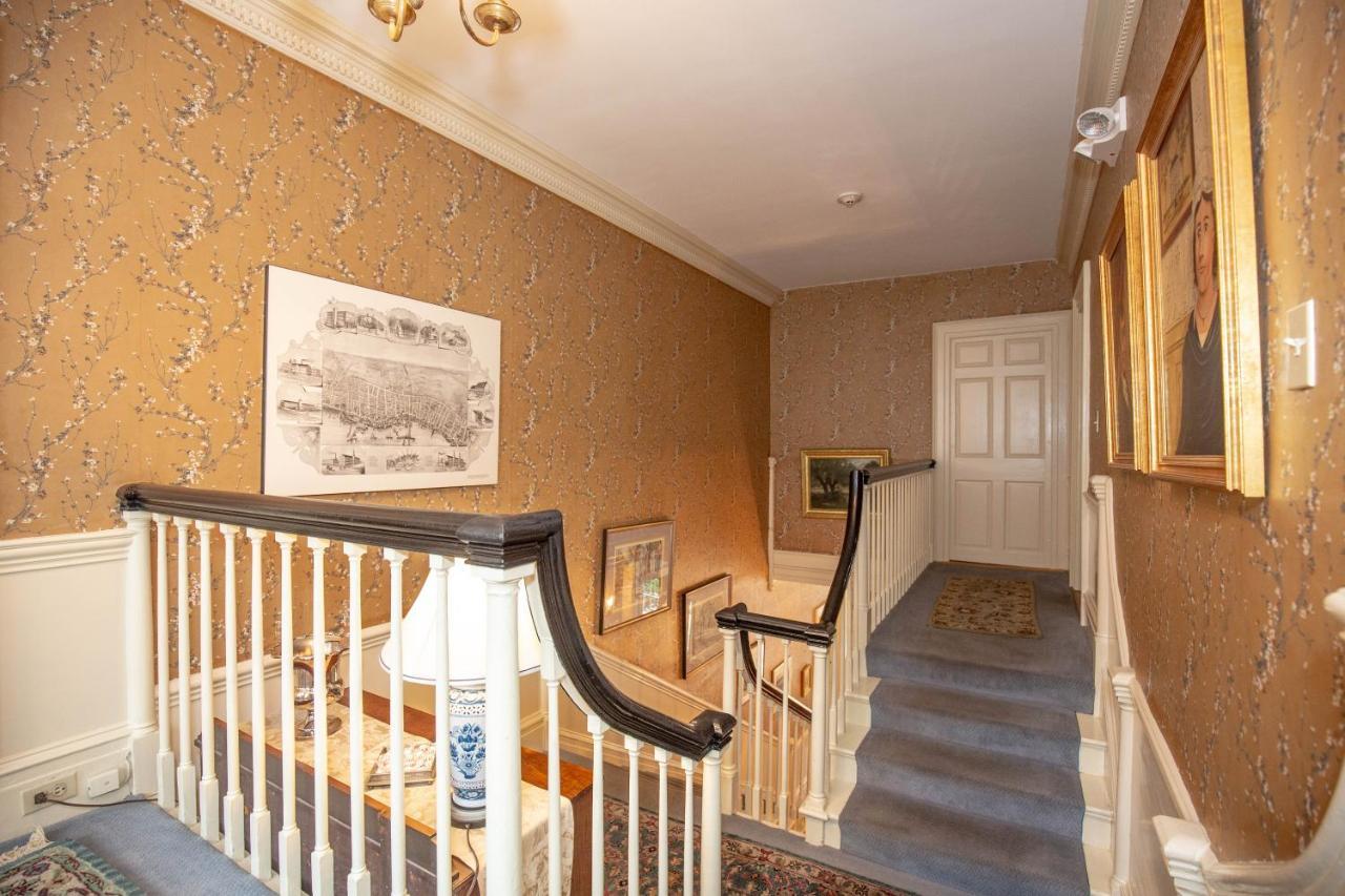 Clark Currier Inn Нюбърипорт Екстериор снимка