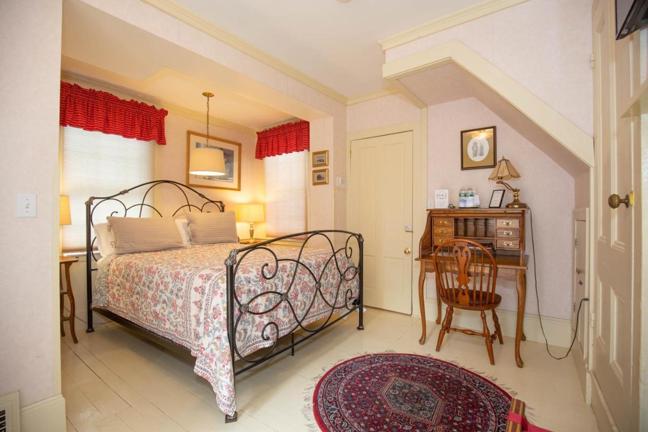 Clark Currier Inn Нюбърипорт Екстериор снимка