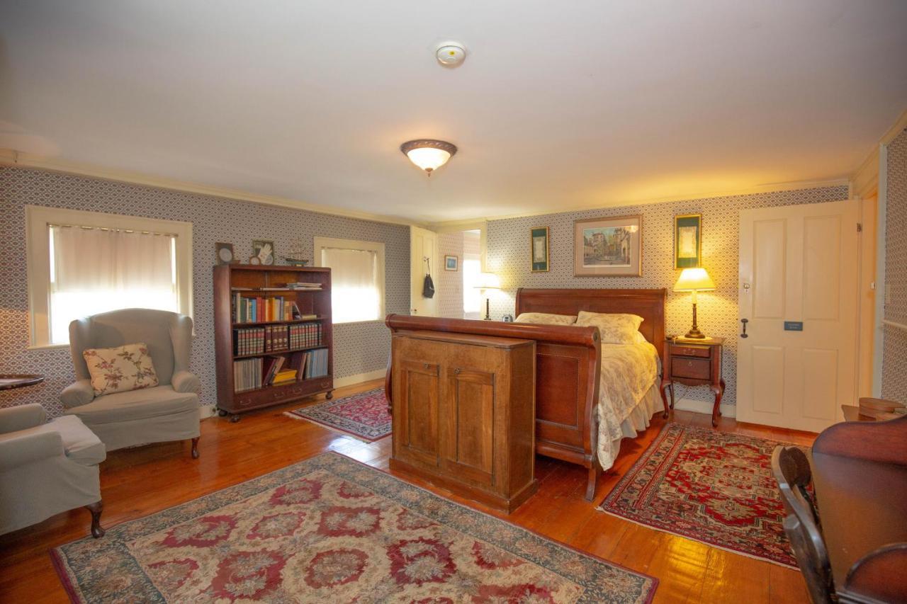 Clark Currier Inn Нюбърипорт Екстериор снимка