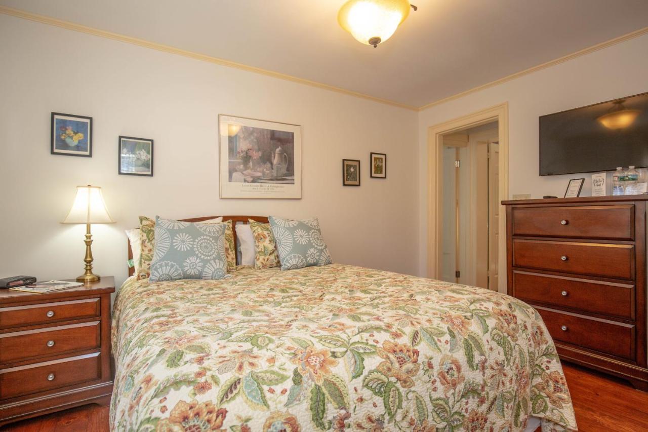 Clark Currier Inn Нюбърипорт Екстериор снимка