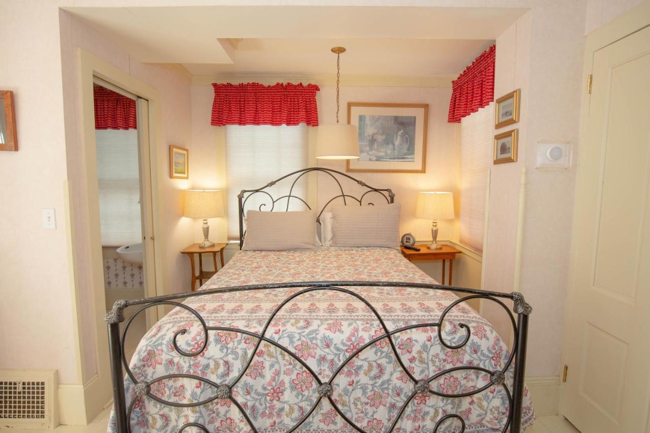 Clark Currier Inn Нюбърипорт Екстериор снимка